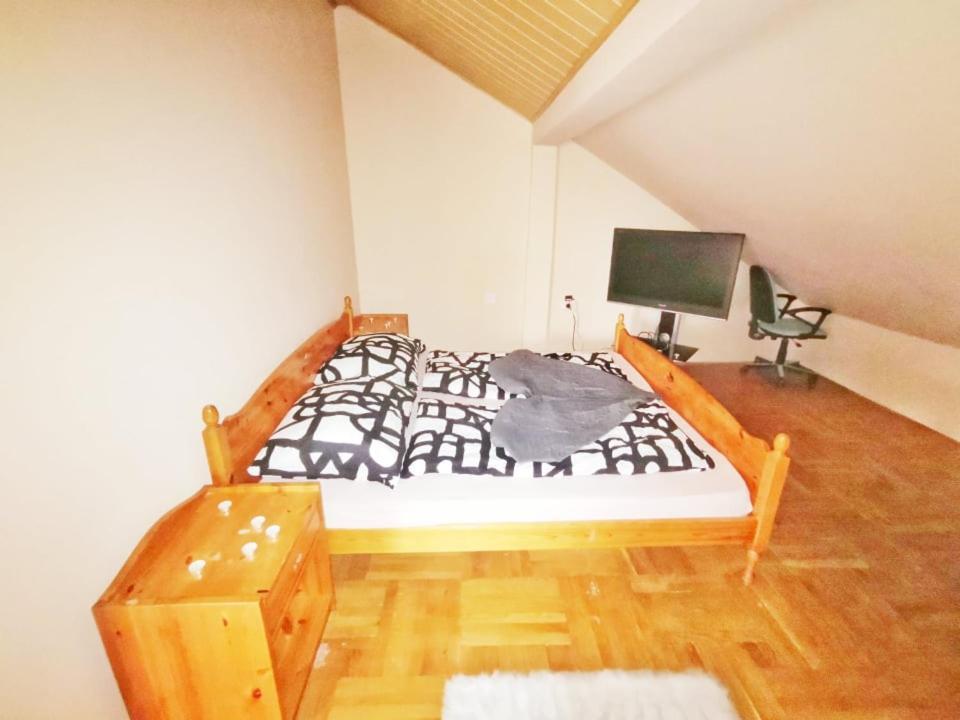 Apartman Poirot Balcony Erd Exterior foto